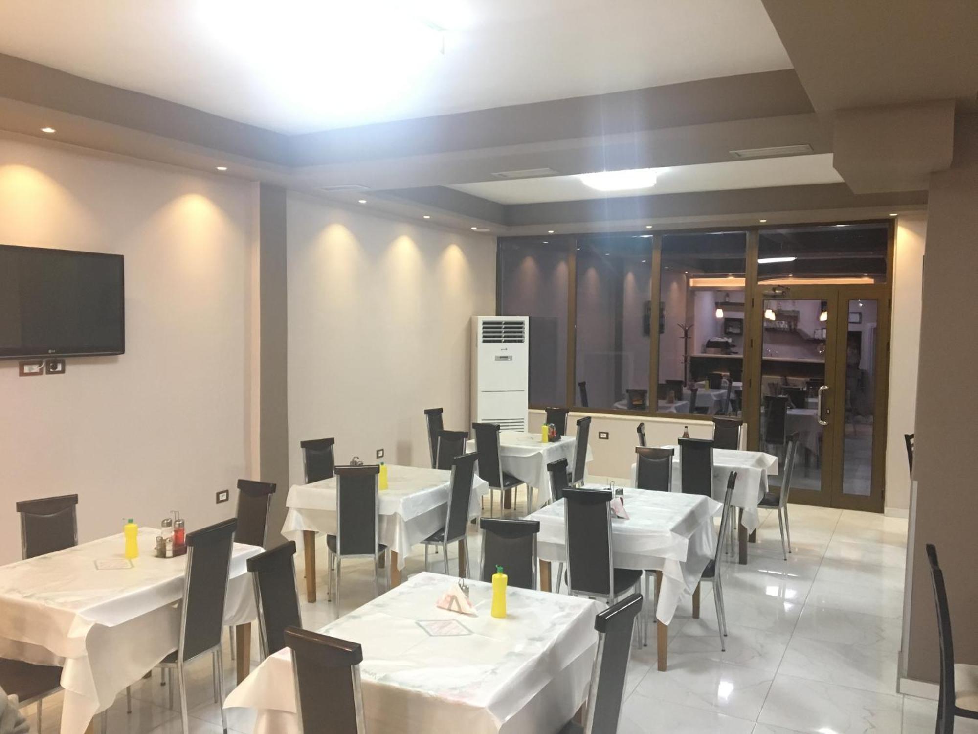 Hotel Boutique Buzi Berat Exterior photo