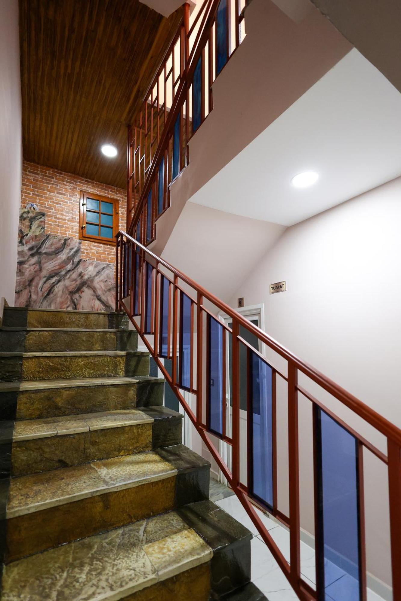 Hotel Boutique Buzi Berat Exterior photo