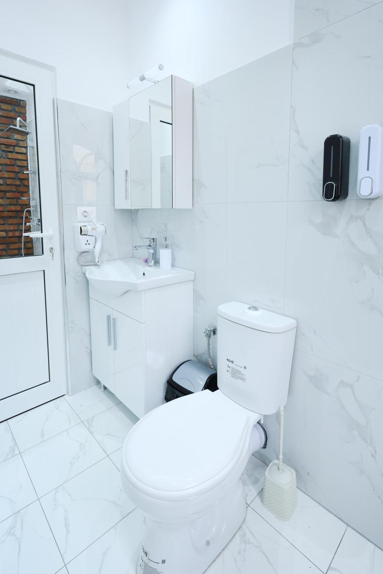 Hotel Boutique Buzi Berat Exterior photo